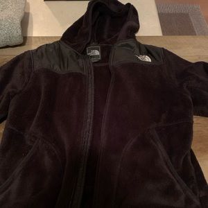 Women’s Black North Face Fuzzy Jacket (M)